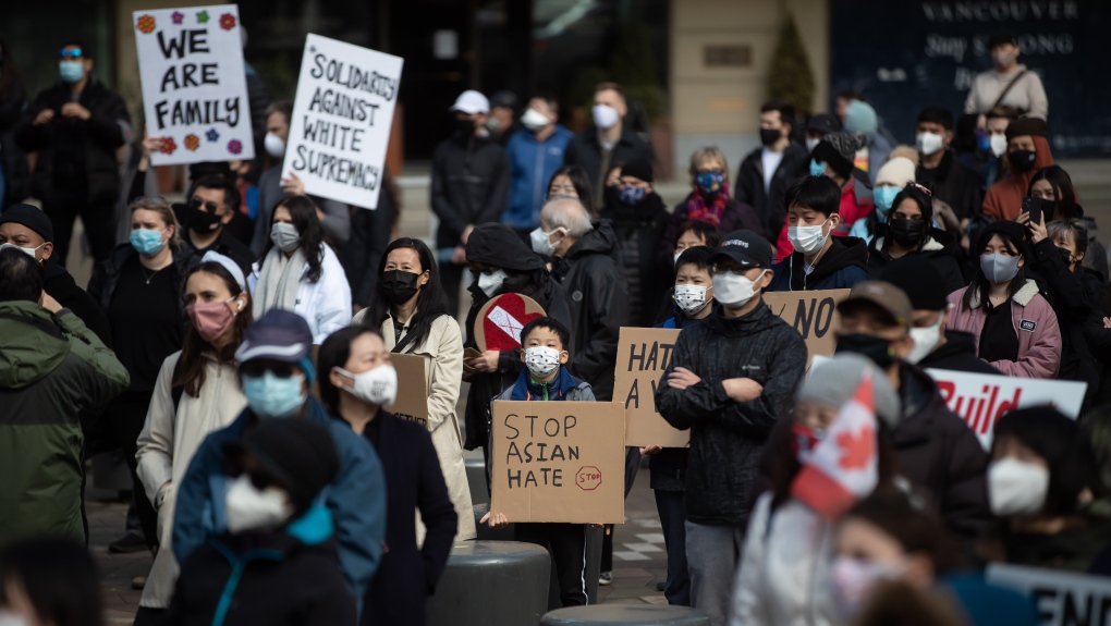 경찰에 신고된 캐나다의 반아시아 혐오 범죄(anti-Asian hate crimes)는 2020년에 300% 급증해