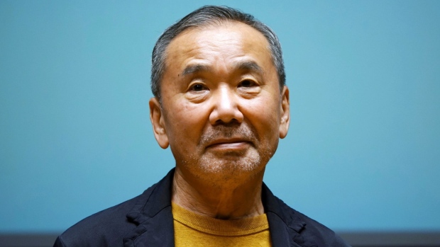 Haruki Murakami memutar lagu antiperang di radio Jepang untuk memprotes perang Ukraina