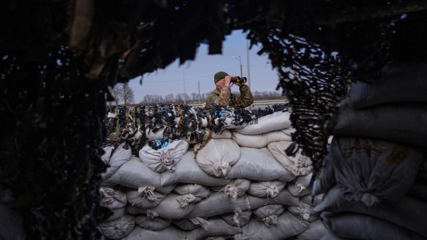 Berjuang untuk Ukraina: Tentara sukarelawan hanya menginginkan yang terlatih