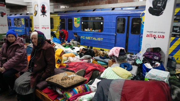 Keluarga Ukraina menghabiskan satu bulan di bawah tanah
