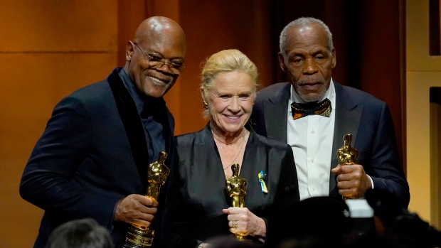 Oscar merayakan Mei, Jackson, Ullmann dan Glover