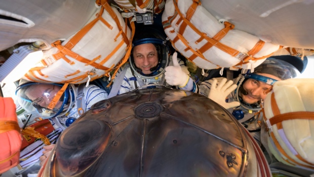 Astronot AS mengakhiri rekor penerbangan luar angkasa ISS