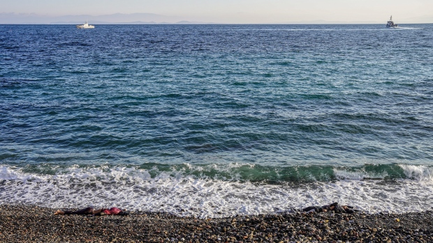 Yunani: 2 ditangkap dari perahu layar dalam kesulitan dengan 70 penumpang