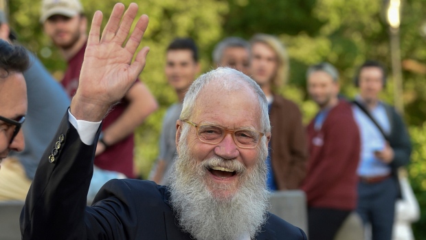 David Letterman berterima kasih kepada rumah sakit untuk perawatan setelah jatuh