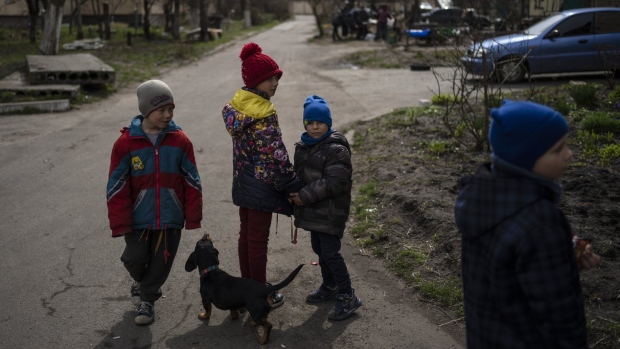 Ukraina: Anak-anak yang selamat dari kebrutalan di Bucha
