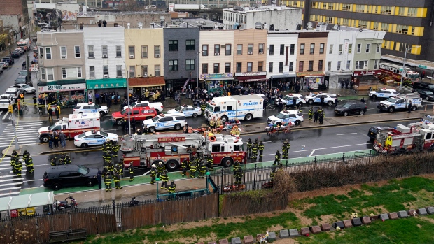 Penembakan di New York: 5 terluka di stasiun kereta bawah tanah Brooklyn