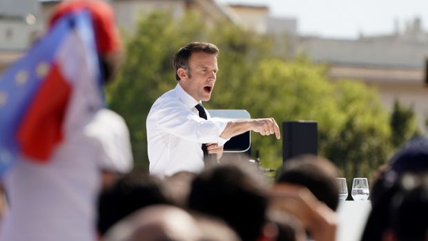 Macron mengadili pemilih Marseille;  Aktivis iklim di Paris