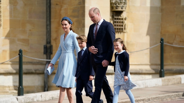 Paskah: Royals menghadiri layanan Kastil Windsor tanpa Ratu