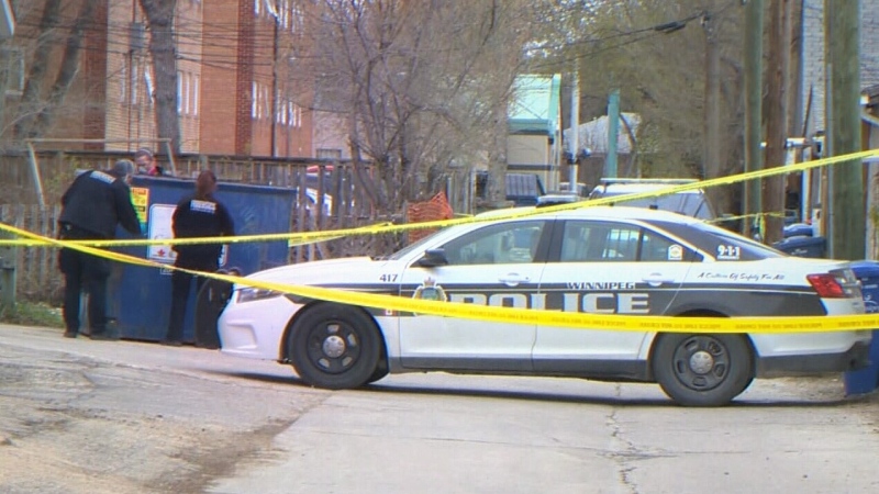 Winnipeg police investigate a homicide scene on Edison Avenue in May 2022. (CTV News Winnipeg File)