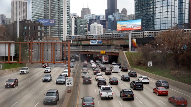 Traffic in Chicago, on March 31, 2021. (Shafkat Anowar / AP) 