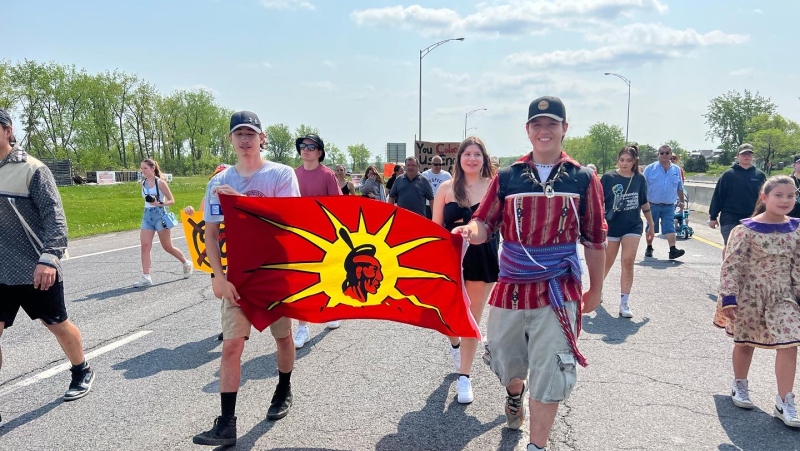 Kahnawake students blocked access to the Mercier Bridge for a time on Saturday in protest of Quebec's Bill 96 and French-language requirements. (Daniel J. Rowe/CTV News)