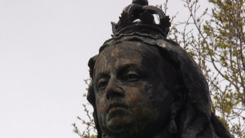 Call to remove Queen Victoria statue continues
