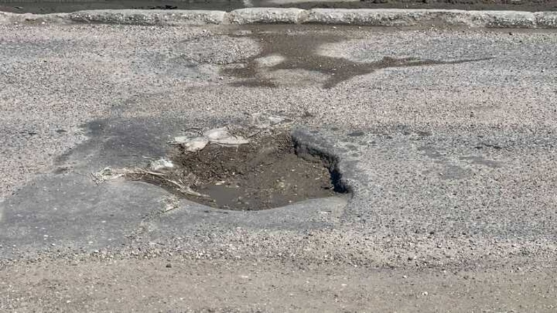 Saskatchewan Avenue was voted the second worst road in Manitoba. (Source: Scott Andersson/CTV News)