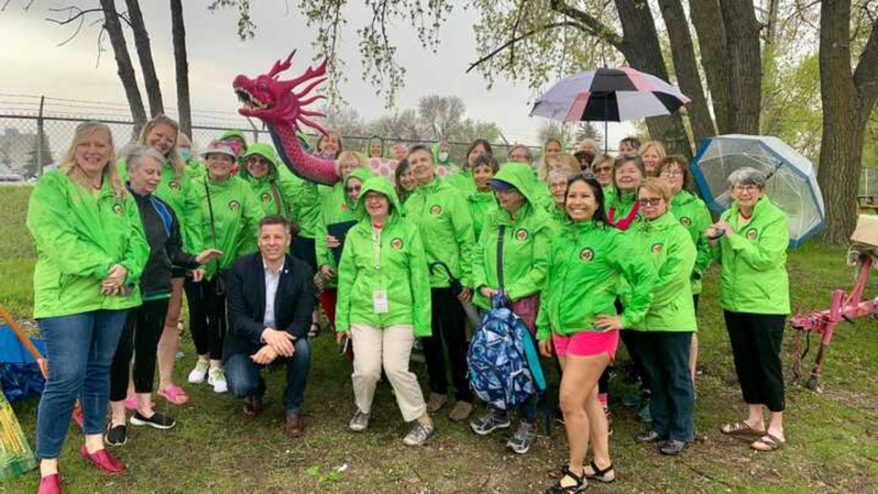 Mayor Brian Bowman with members of Chemo Savvy at an event on May 25. (Source: Scott Andersson/CTV News)
