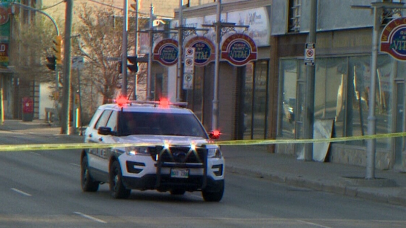 Assault investigation shuts down Winnipeg street