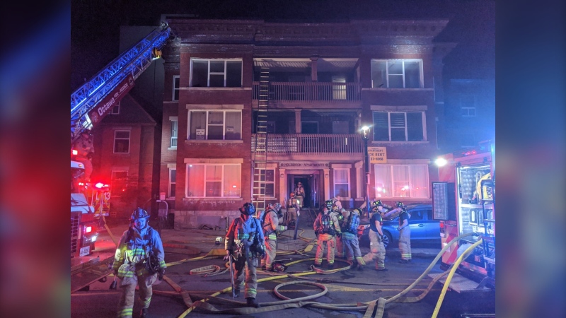 One person was injured in a fire on Elgin Street late Sunday night. (Ottawa Fire Services)