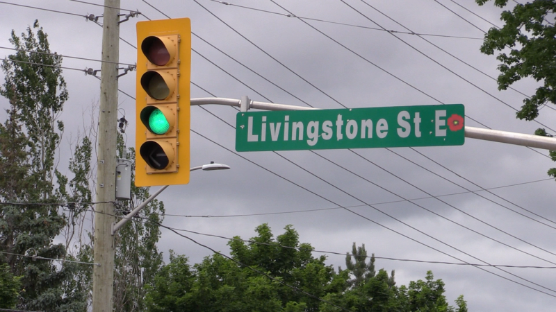The intersection of Livingstone Street East Cundles Road East in Barrie (Mike Arsalides/CTV News). 