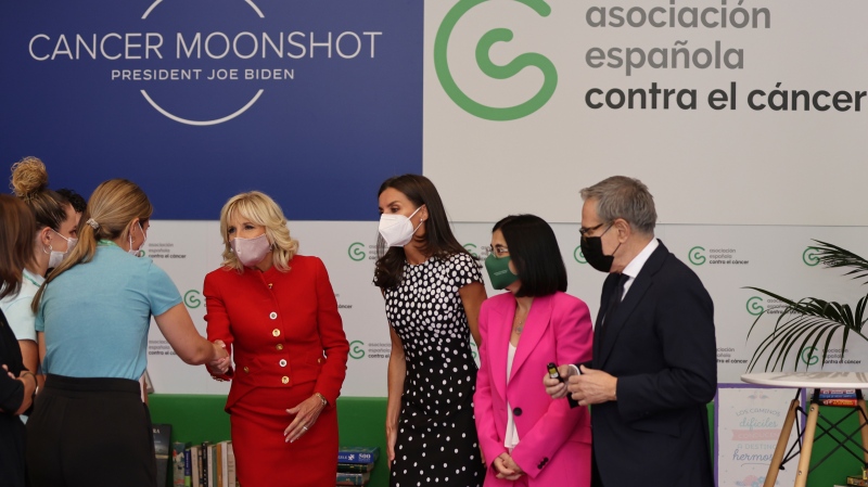 U.S. first lady Jill Biden, center left, and Spain's Queen Letizia, center right, visit the Spanish Association Against Cancer center ahead of the NATO Summit, in Madrid, Spain, Monday June 27, 2022. (Nacho Doce/Pool Photo via AP)
