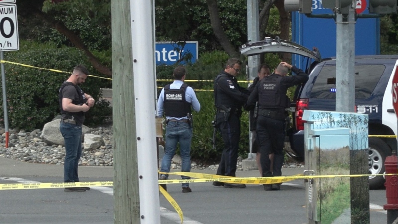 Saanich police respond to the incident at the Bank of Montreal on June 28, 2022. (CTV News)