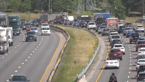 Traffic along Highway 400 through Barrie, Ont. (CTV News/Katelyn Wilson)