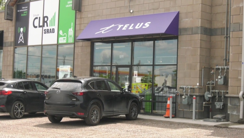 This Telus store in the Fabreville section of Laval was robbed.