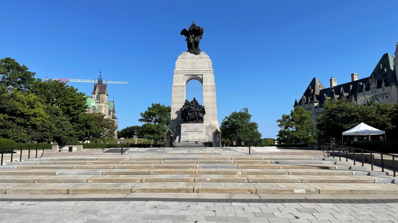 Sentries at the National War Memorial on Saturday. (Josh Pringle/CTV News Ottawa) 