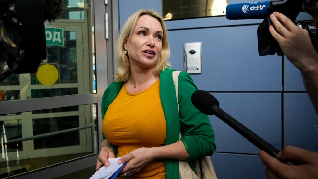 Marina Ovsyannikova arrives for hearing in Moscow