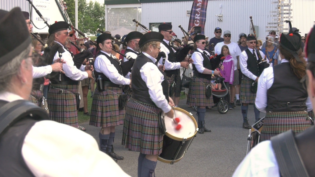 Glengarry Pipes and Drums