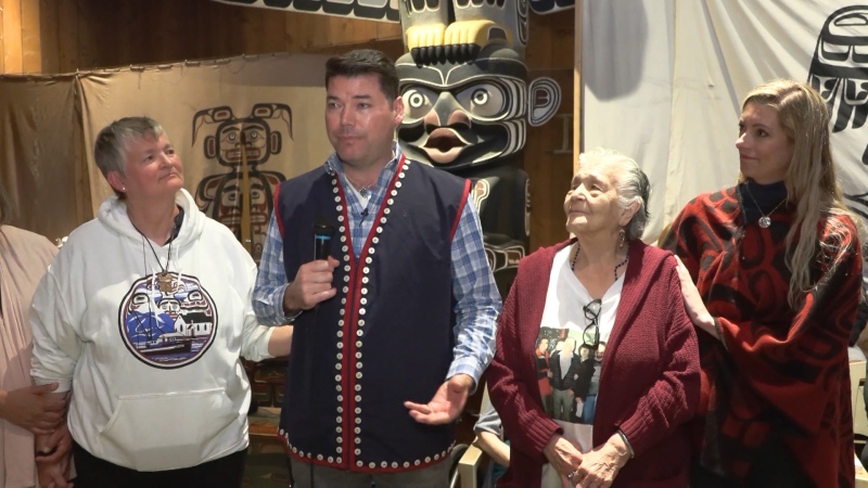 Ben Miljure connects with Indigenous family