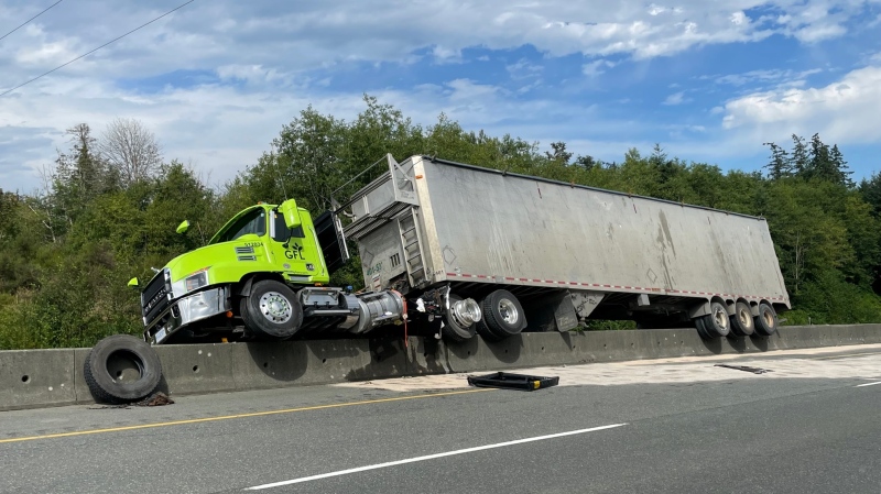 The stuck transport truck is pictured in Campbell River, B.C. Aug 10, 2022. (CTV News)