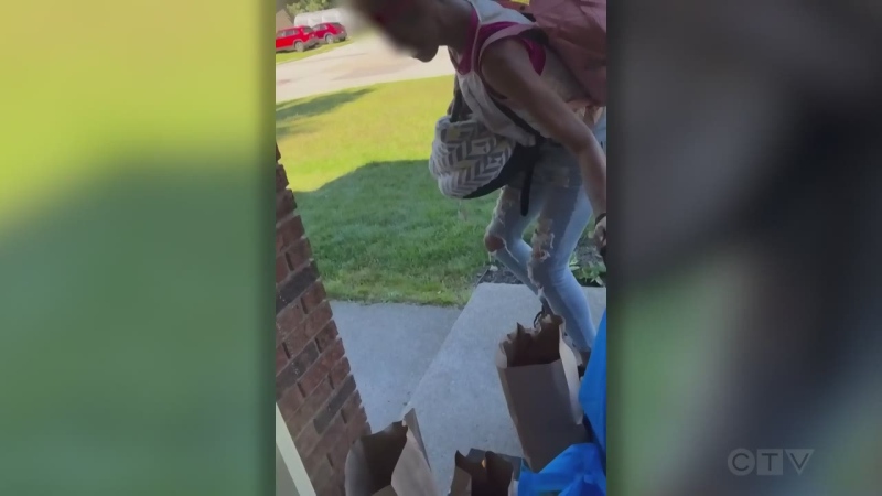 Woman catches porch pirate in the act