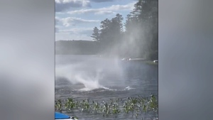  Video shows mini water spout on Quebec lake 