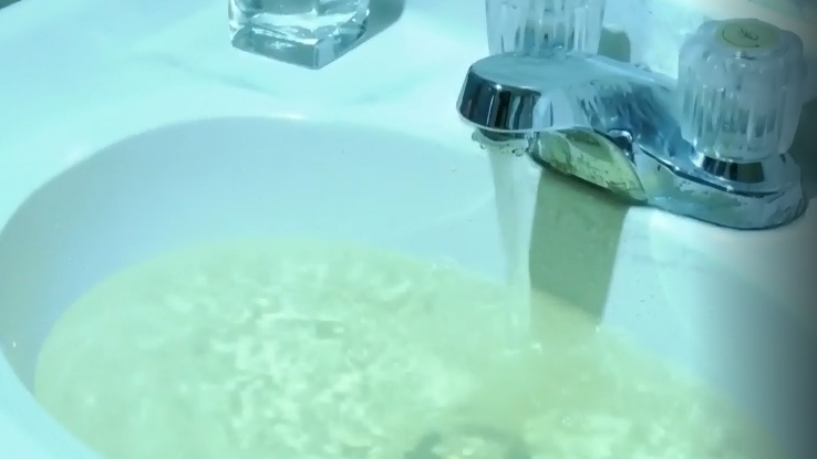 Some Saint-Henri residents say the water coming out of their taps is yellow. (CTV News) 