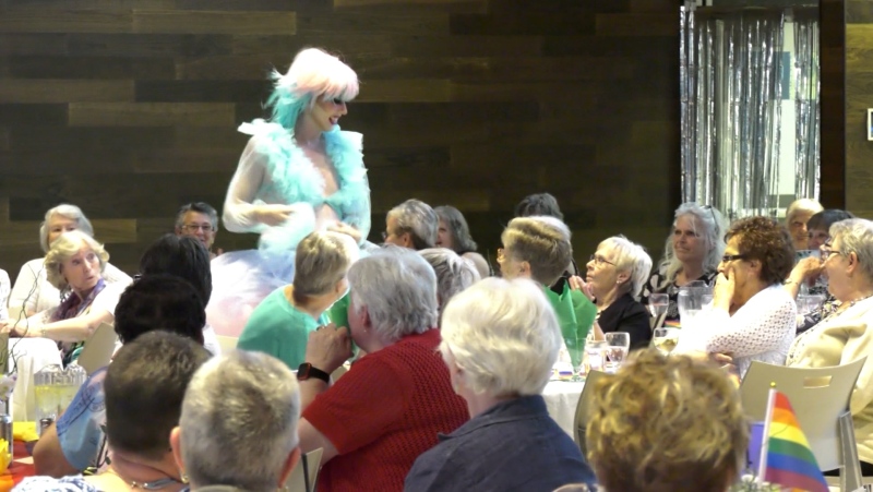 Edmonton seniors enjoy performances by local drag queens. (Jessica Robb/CTV News Edmonton)