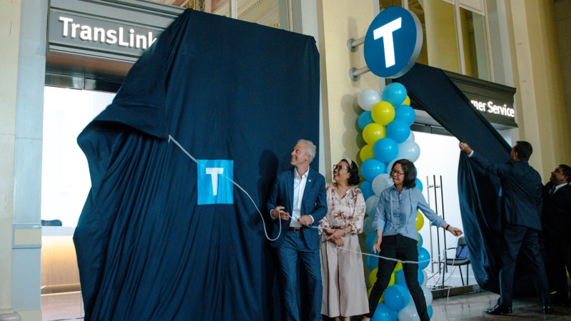 TransLink officials unveil the company's new Customer Service Centre at Waterfront Station on Thursday, Sept. 22, 2022. (TransLink)