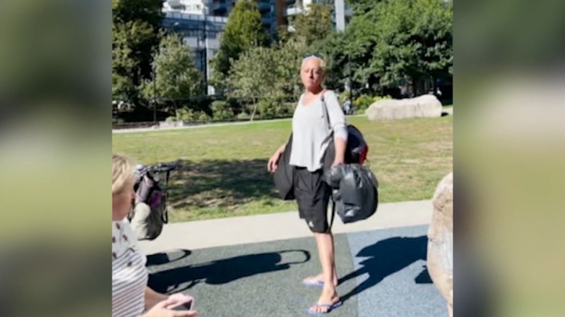Two Vancouver mothers say the same man who chased and yelled at a woman in Yaletown this week also threatened to "kill children" in a nearby park that same afternoon. But when they called 911 for help, they say, no officers arrived.