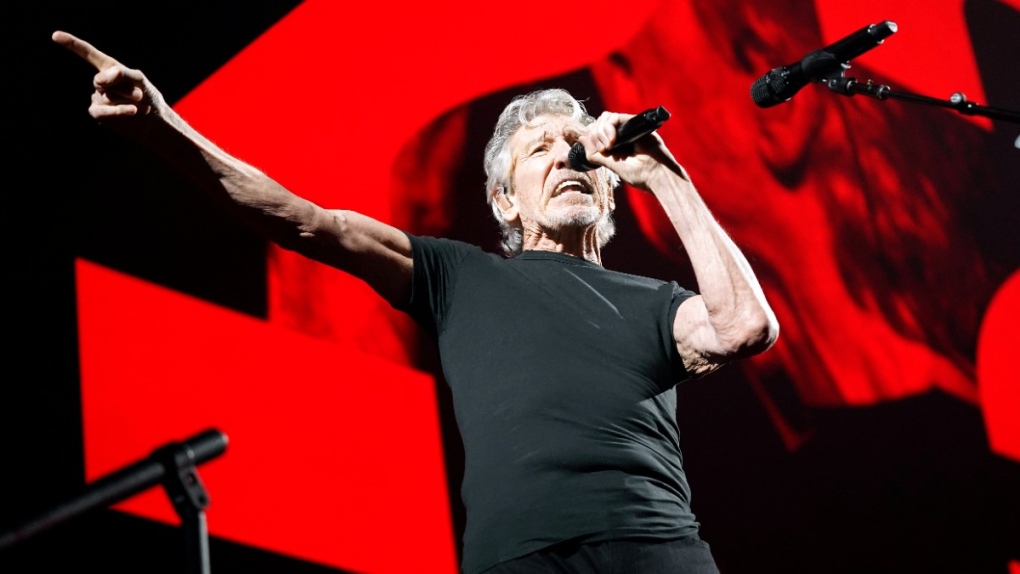 Roger Waters performs in Chicago