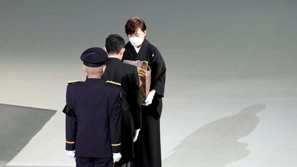 Wido Akie Abe hands over Shinzo Abe's ashes