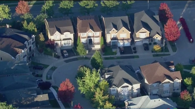 Ottawa housing sales drop by 33%