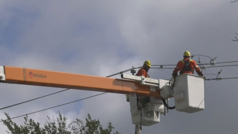 P.E.I. residents face another week without power