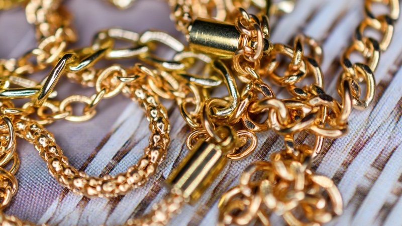 A cash-for-gold scam is being reporte in several B.C. cities. (Image credit: Shutterstock) 