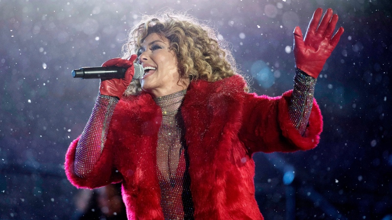 Shania Twain performs during the halftime show during the 105th Grey Cup between the Toronto Argonauts and the Calgary Stampeders Sunday November 26, 2017 in Ottawa. (THE CANADIAN PRESS/Justin Tang)