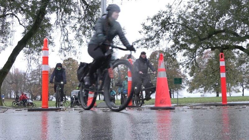 Cyclists show support for Stanley Park bike lane 