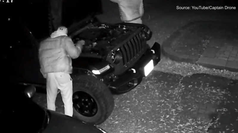  Attempted Jeep thieves caught on camera 