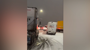 Snow wreaks havoc on Metro Vancouver roads