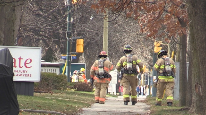 Crews are on scene in downtown London for a gas leak on Dec. 2m 2022. (Daryl Newcombe/CTV News London)