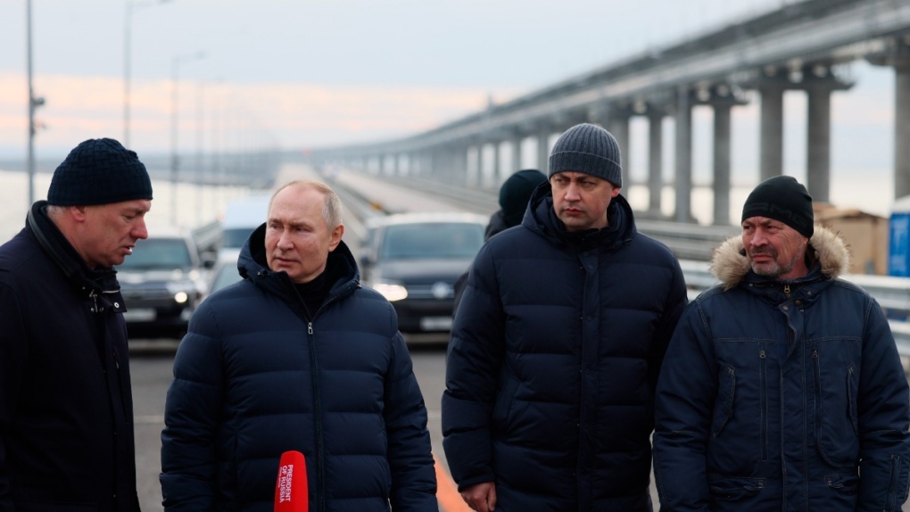 Putin visits the Crimean Bridge over Kerch Strait