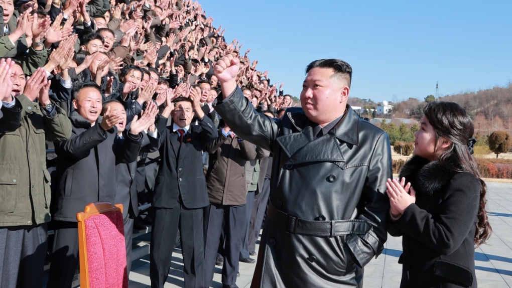 North Korean leader Kim Jong Un, centre