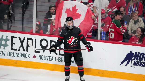 Spojené štáty americké a Kanada sa stretnú v semifinále svetového hokeja juniorov