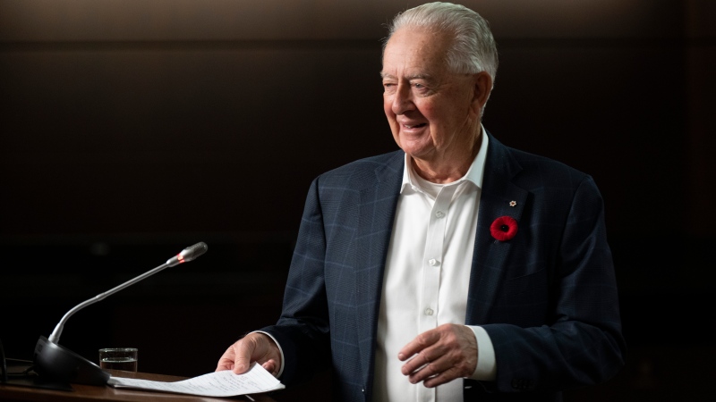 Former Reform Party leader Preston Manning to get $253K to chair Alberta COVID-19 panel